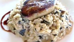 Recepta de cuina de Arròs cremós de trompetes de la mort amb foie fresc